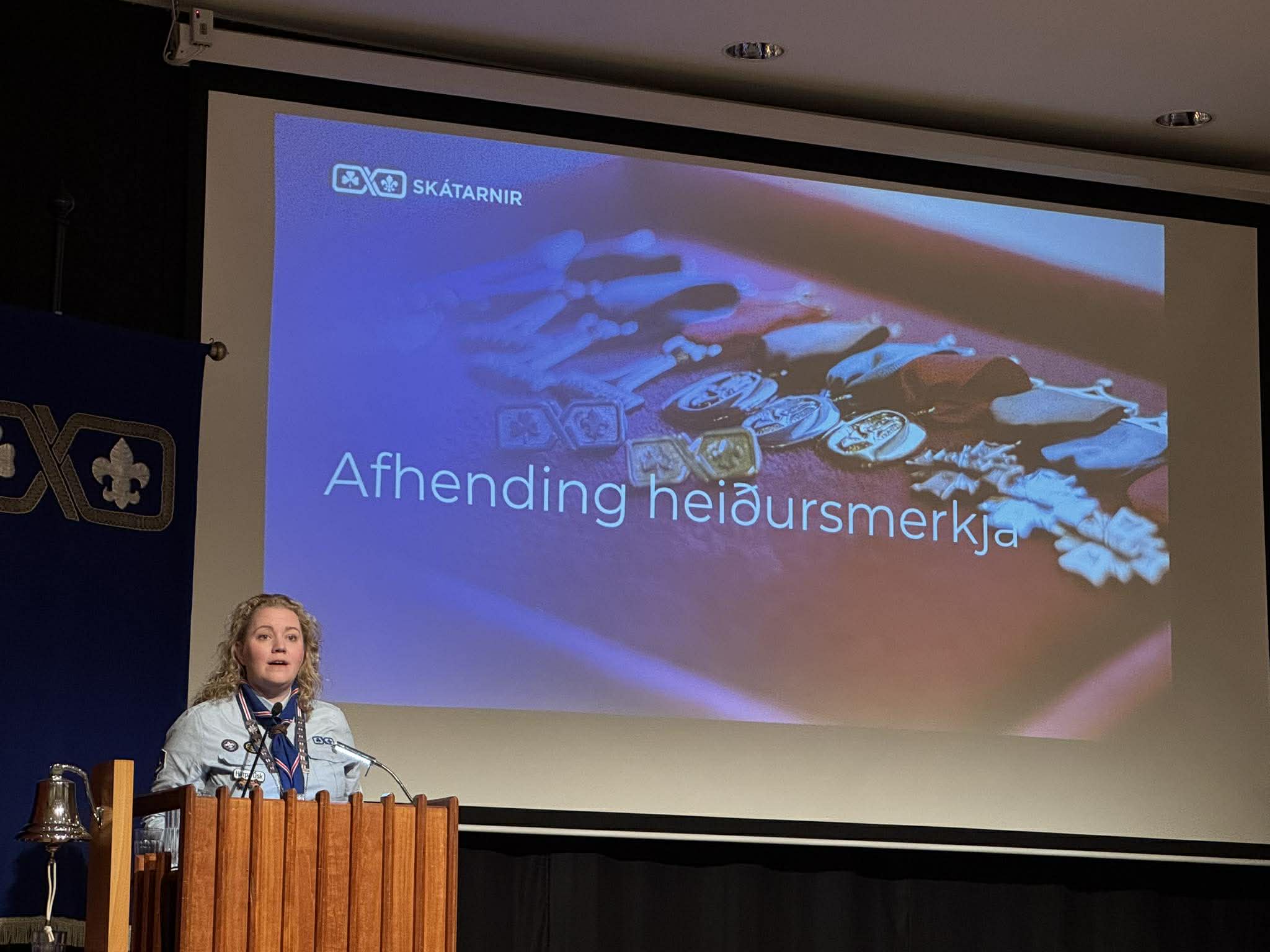 Afhending viðurkenninga